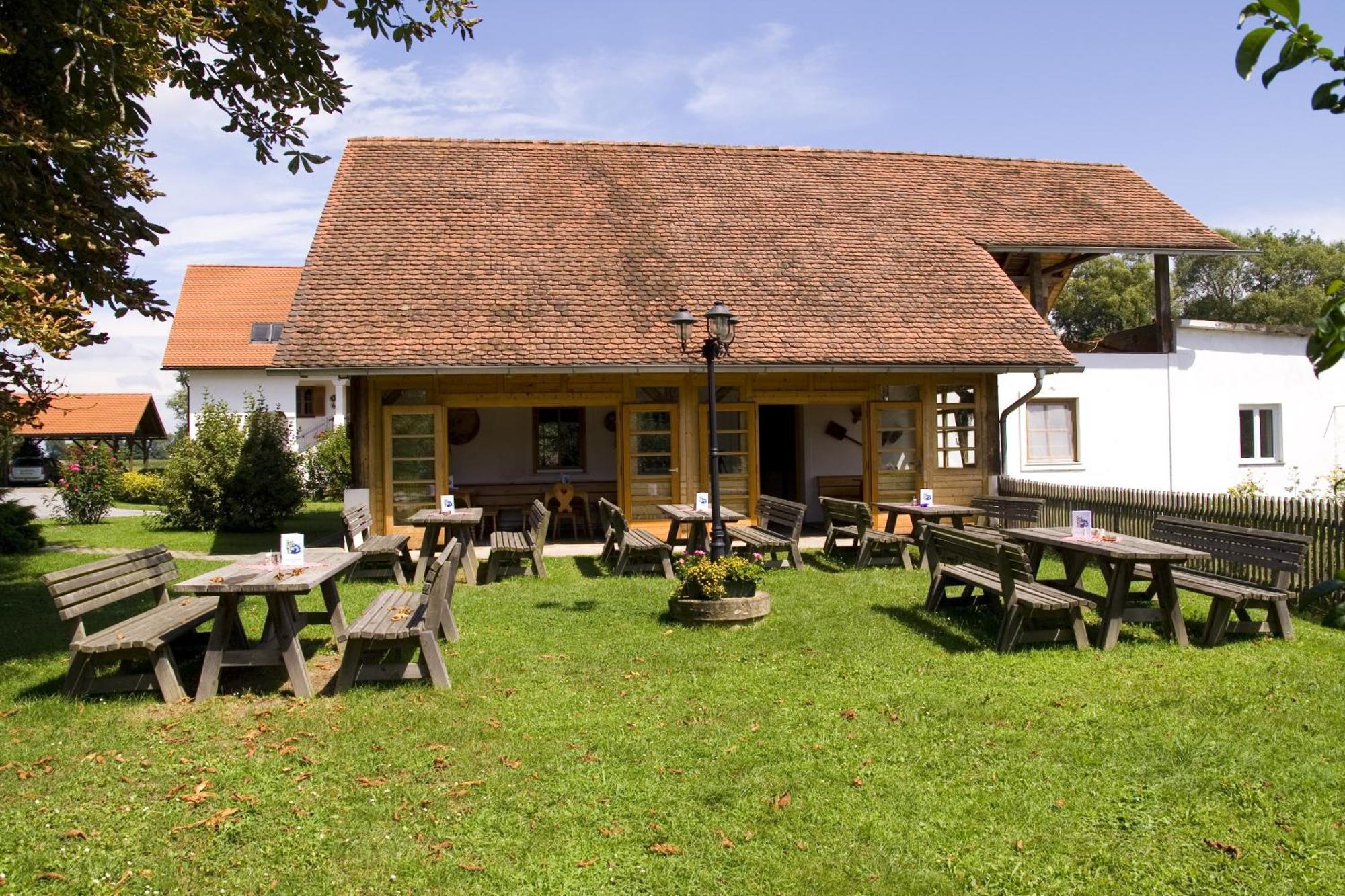 Fruehstueckspension Kleinschuster Burgau Bagian luar foto