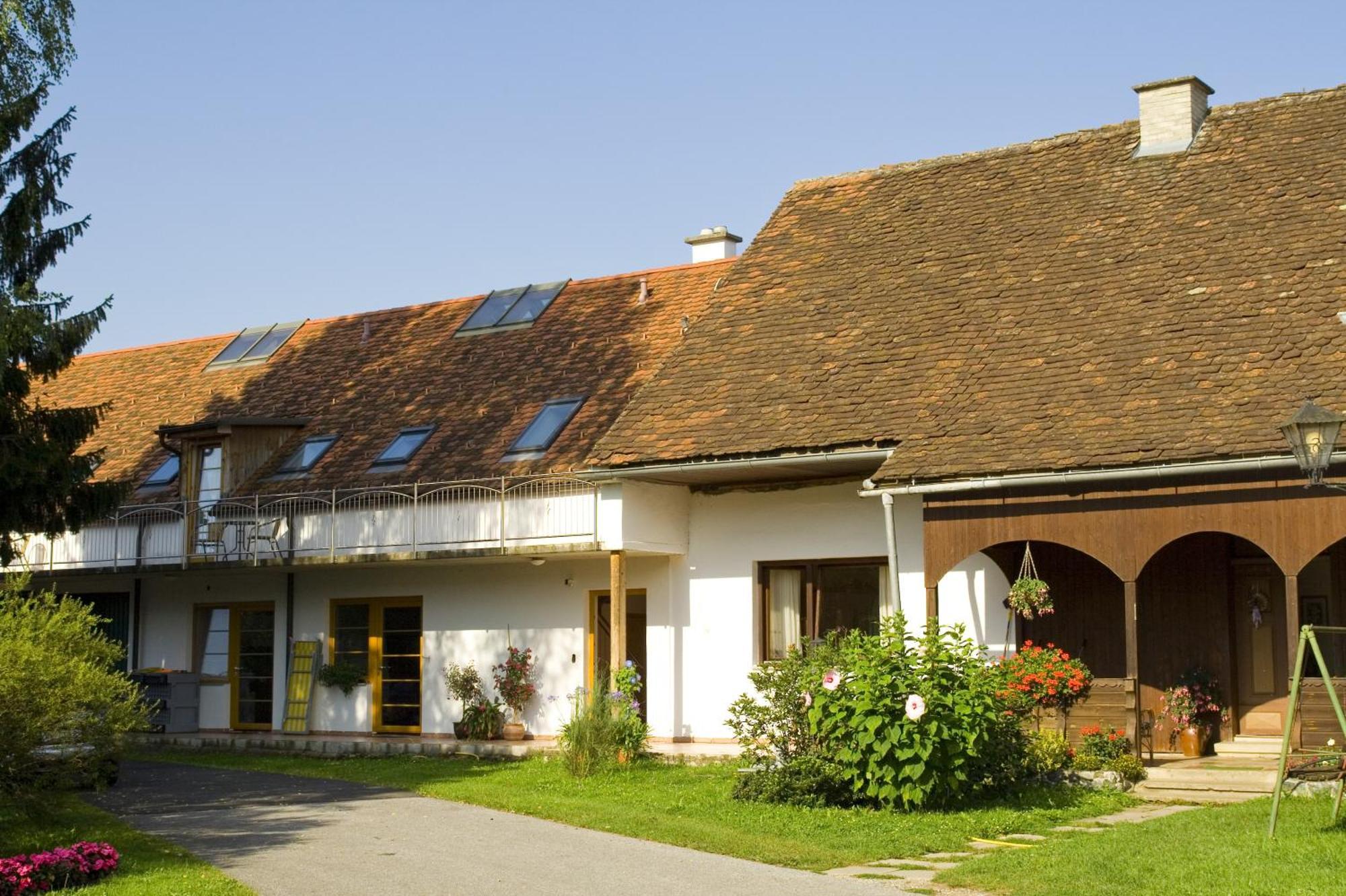 Fruehstueckspension Kleinschuster Burgau Bagian luar foto